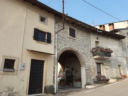 Wine walk in Valpolicella among terraced vineyards 5