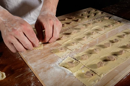 Kochkurs: Zubereitung von Tortellini auf einem historischen Bauernhof 6