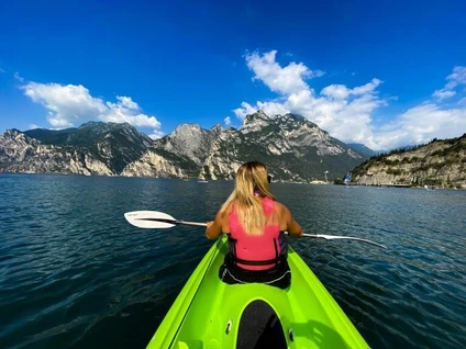 Discover the beauty of Lake Garda with a guided canoe trip from Toscolano Maderno 1