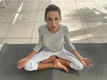 Morning yoga at a renowned lido in front of Lake Garda 8