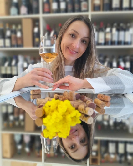 Degustazione di cinque vini locali in enoteca al Lago di Garda Degustazione di cinque vini locali in enoteca al Lago di Garda