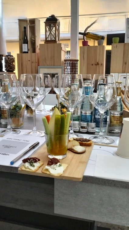 Degustazione di cinque vini locali in enoteca al Lago di Garda 5