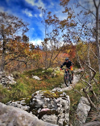 Naranch Trail Bike Tour und Schützengräben des Monte Creino für Liebhaber und Experten 6