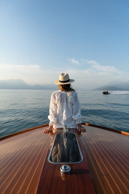 Exklusive Riva-Bootstour ab Bardolino: Luxus und Eleganz auf dem Gardasee 11