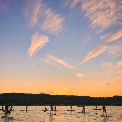 Experience SUP in Desenzano del Garda during sunset 2