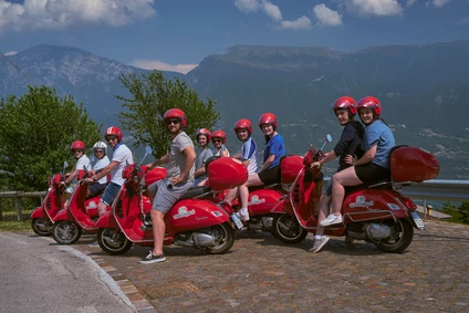 Tour del gusto al Lago di Garda in Vespa da Riva 3