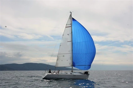 Giro in barca a vela sul Lago di Garda da Peschiera a Sirmione: viaggio unico! 0