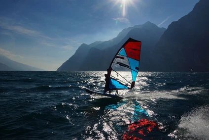 One-to-one windsurfing lesson at dawn at Lake Garda 12
