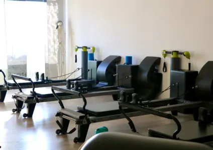 Individual Pilates lesson in the studio with reformer 3
