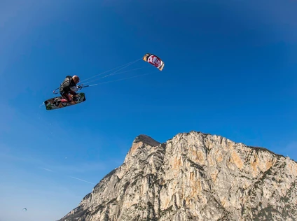 Kitesurfing trial lesson for beginners at Lake Garda 8