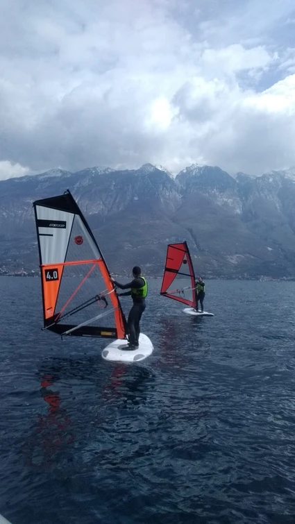 Basic windsurfing course for adults and children on Lake Garda 3